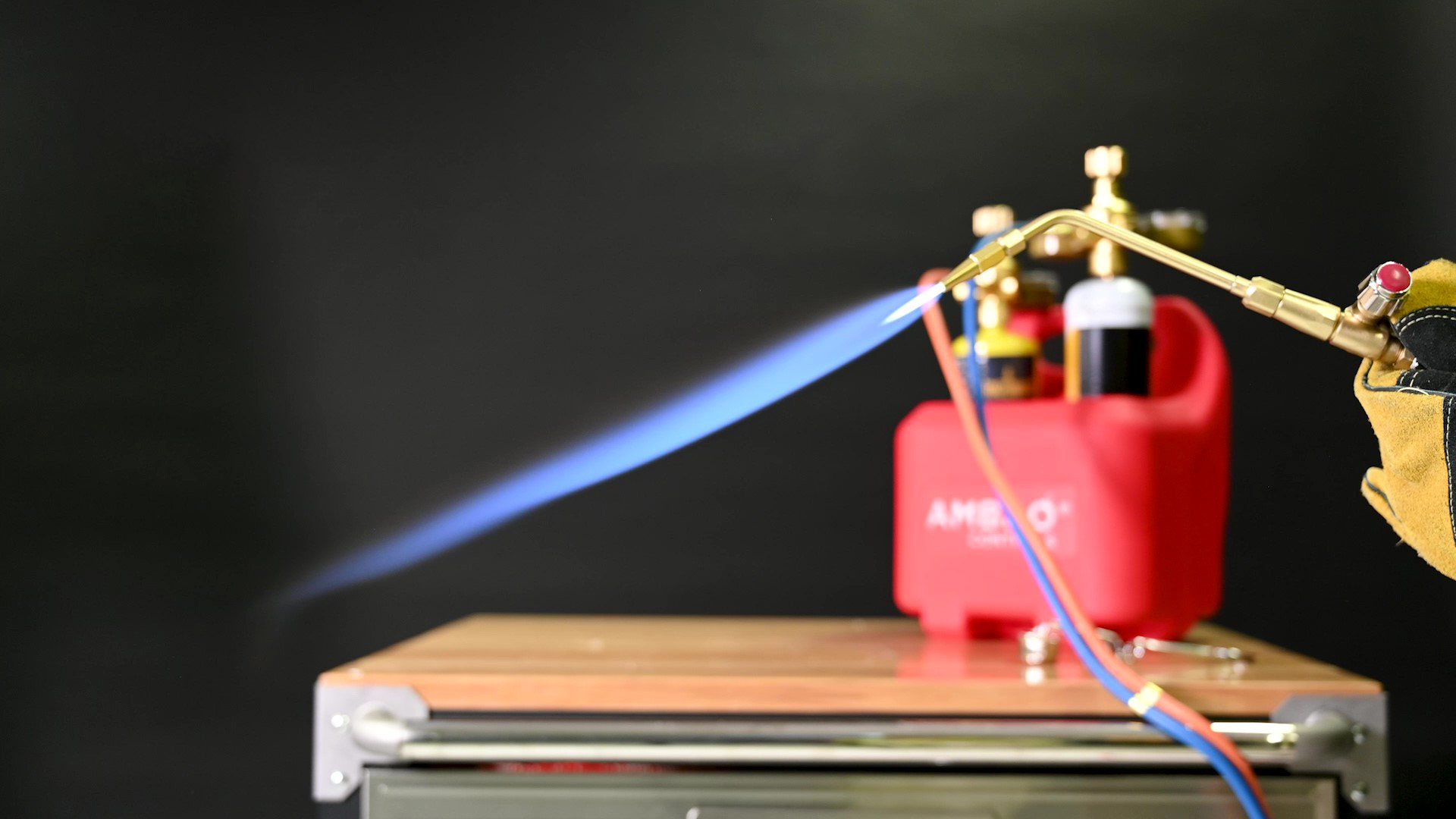 Oxyset Mobile Brazing Kit, flame shot