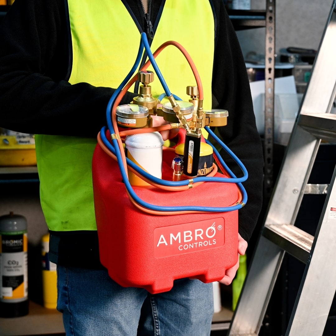 Ambro Controls Oxyset in Hand