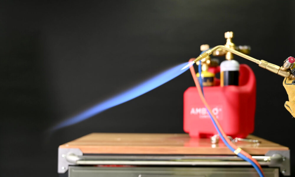 Oxyset Mobile Brazing Kit, flame shot